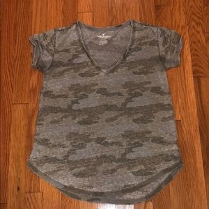 American Eagle camo v-neck tee